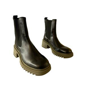 Vince Camuto Chunky Block Heel Gum Sole Combat Chelsea Ankle Boots Sz 8.5 NEW